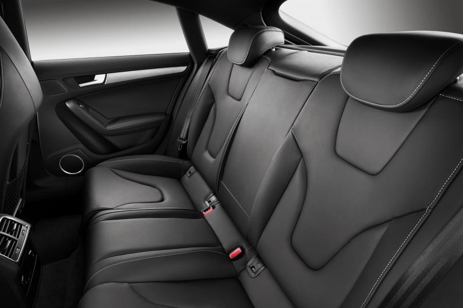 Интерьер Audi S5 Sportback 2011 года  (WW) (фото 20 из 40)